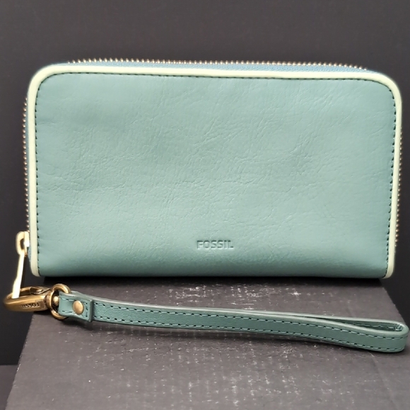 Fossil  Green All-around Zippered Wallet/Wristlet. - Picture 1 of 7